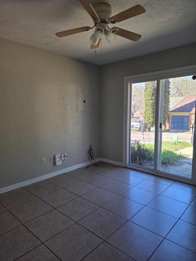 Building Photo - 3729 Sutor Ct