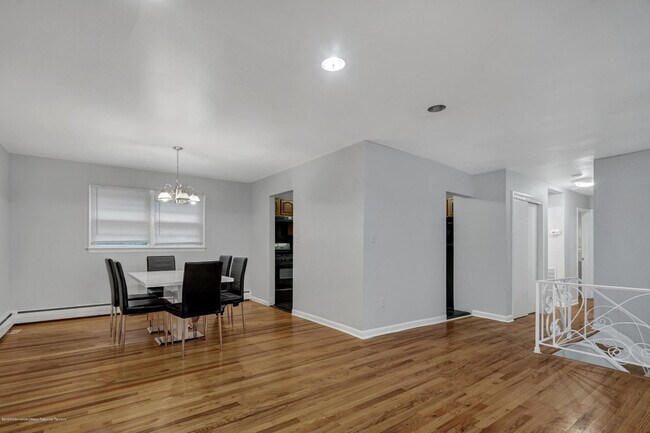 Building Photo - 200 Oakhurst Rd