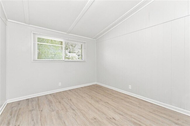 Building Photo - 508 Landers St