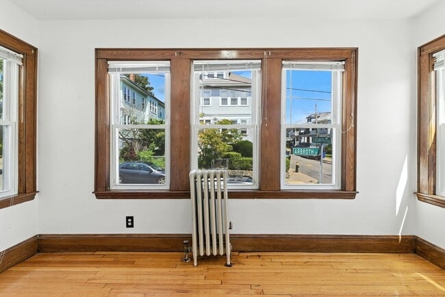 Building Photo - 29 Arbroth St