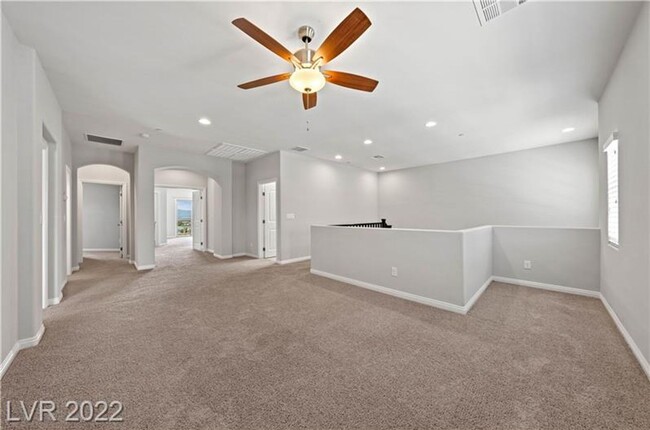 Building Photo - 4 bed+loft Green Valley Home w/City Views