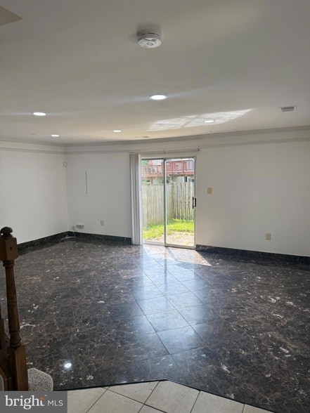 Building Photo - 306 Hillside Terrace