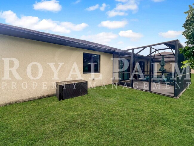 Building Photo - Cozy Up Long-Term & Leaf It All Behind – 3BR/2BA Duplex + Garage & The Favorite Perk: Screened. L...