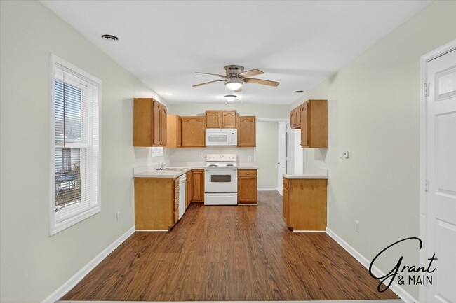 Building Photo - 3 bedroom ranch $1175