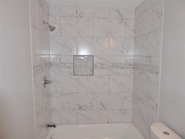Building Photo - 8126 Glorieta Dr