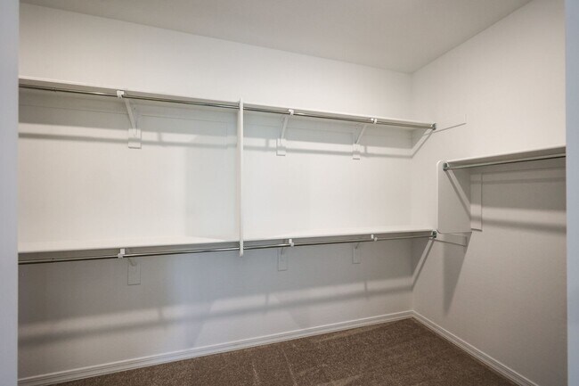 Building Photo - 3 Bedroom + Den and Loft in Aloravita Community