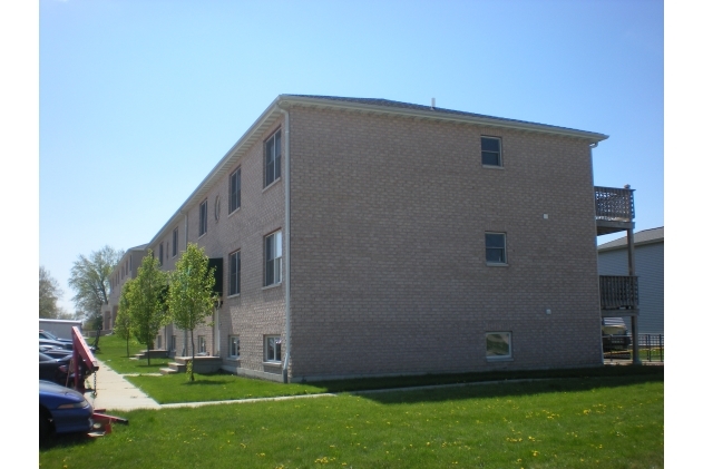 Building Photo - 2559 E Stellon St