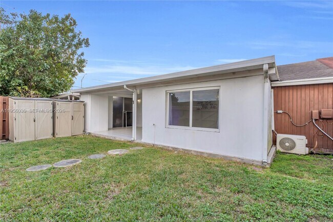 Building Photo - 7197 SW 152nd Pl