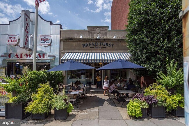 Building Photo - 3808 Veazey St NW