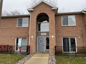Building Photo - 3021 Birch Row Dr