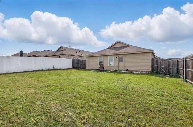 Building Photo - 1364 Beach Dr