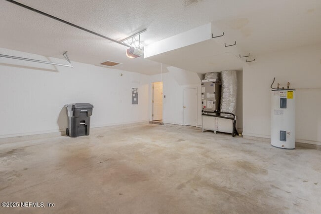 Building Photo - 3339 Burgandy Branch Dr