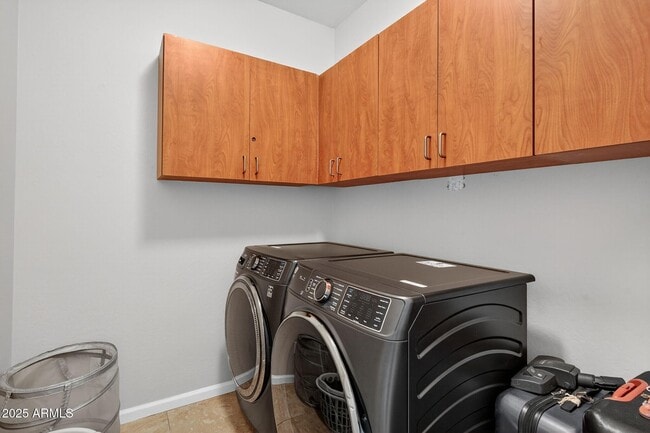 Building Photo - 8984 W Diana Ave