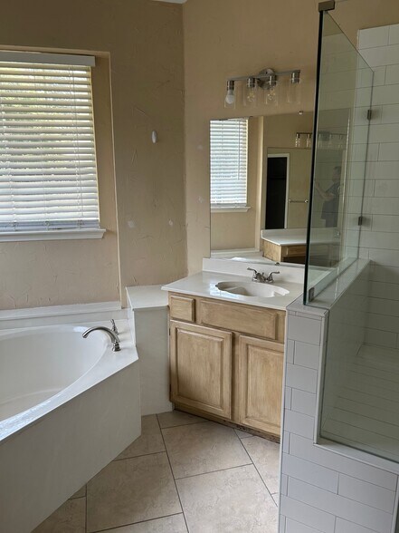 Building Photo - 22 Sonora Dr