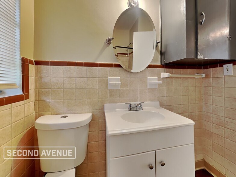 Building Photo - 1975 Rugby Rd