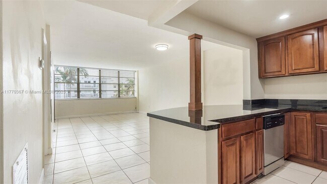 Building Photo - 2175 NE 170th St