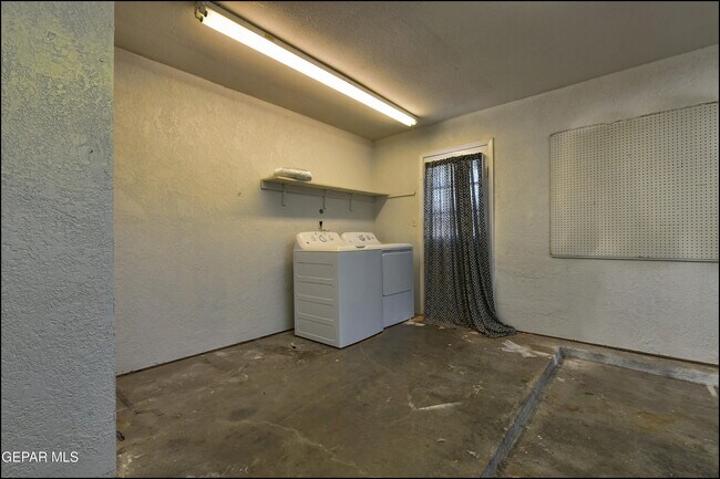 Building Photo - 1739 Russ Randall St