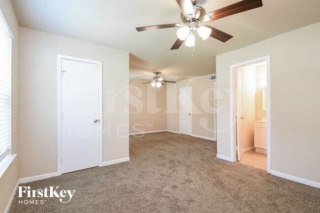 Building Photo - 333 E Springdale Ln