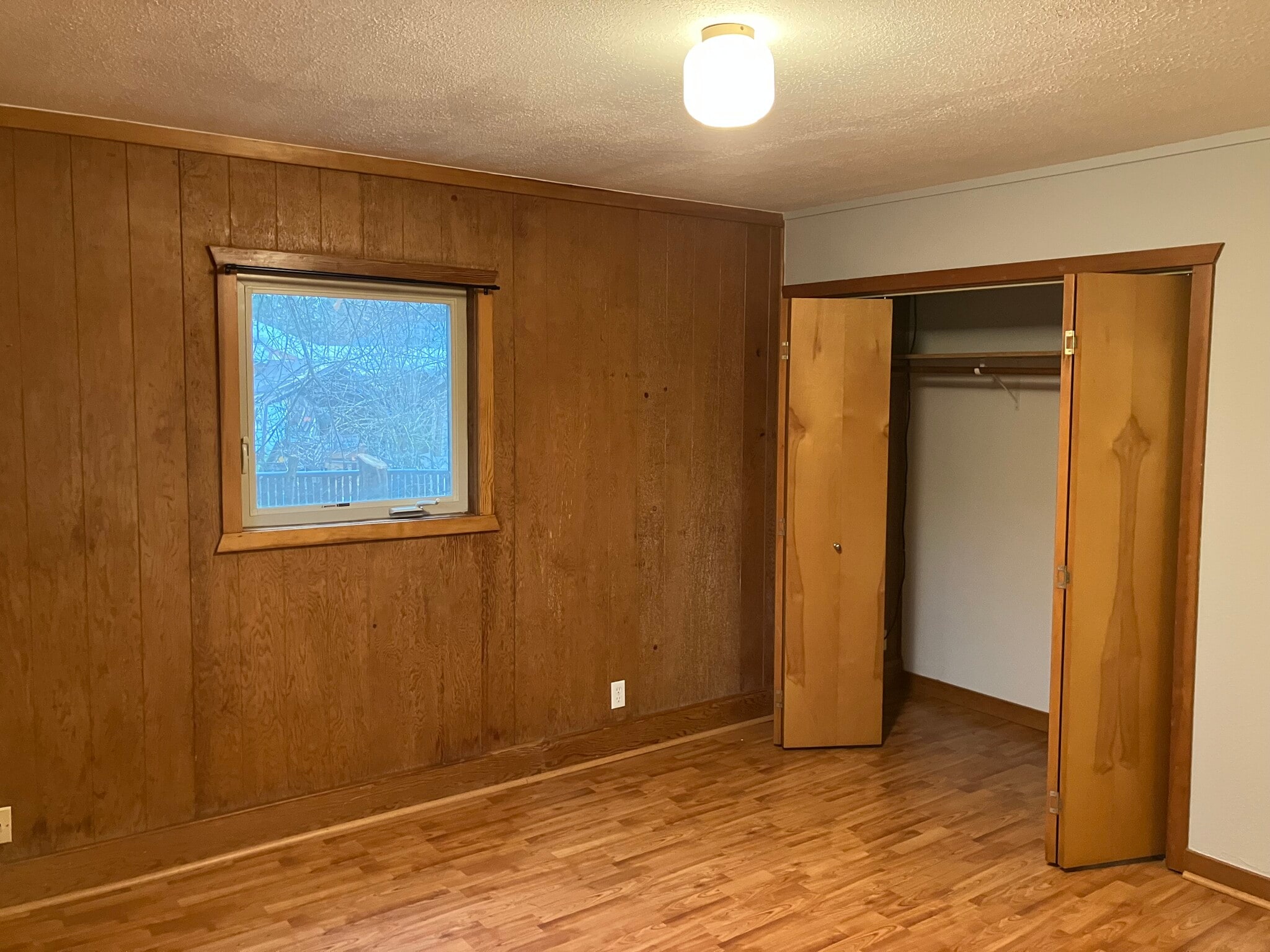 Bedroom 1 - 2094 1/2 Arthur St