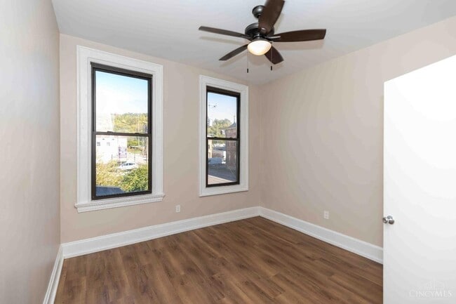Building Photo - 2900 Henshaw Ave