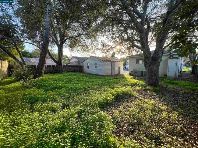 Building Photo - 192 Viewmont Ave