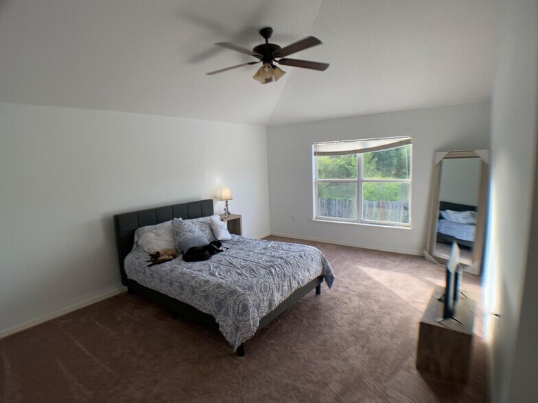 Building Photo - 24566 SW 11th Rd