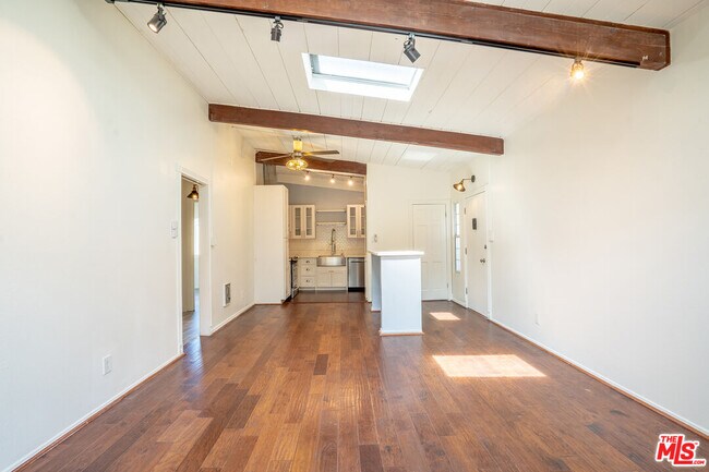 Building Photo - 12014 Kling St