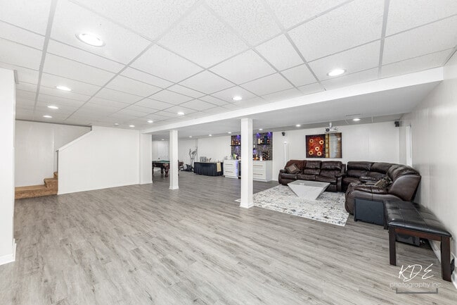 Building Photo - 3730 Baybrook Dr
