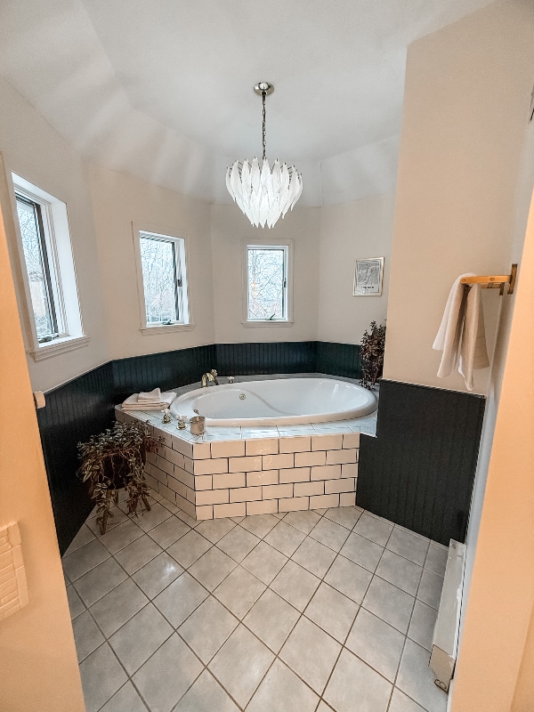 Building Photo - 102 Longfellow Close