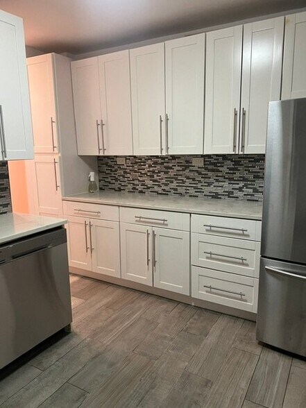 Building Photo - 2665 Homecrest Ave