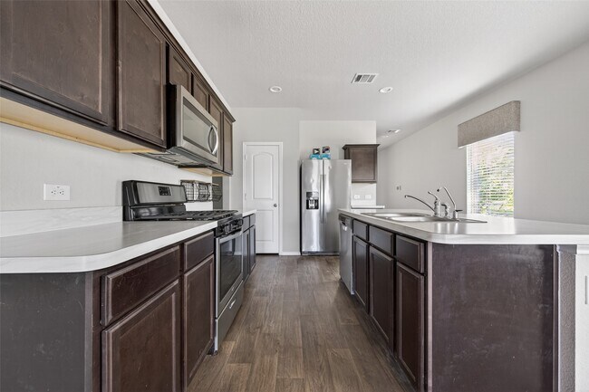 Building Photo - 14432 Sugar Pines Dr