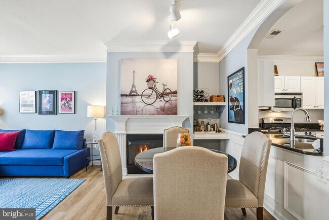 Building Photo - 27 Booth St