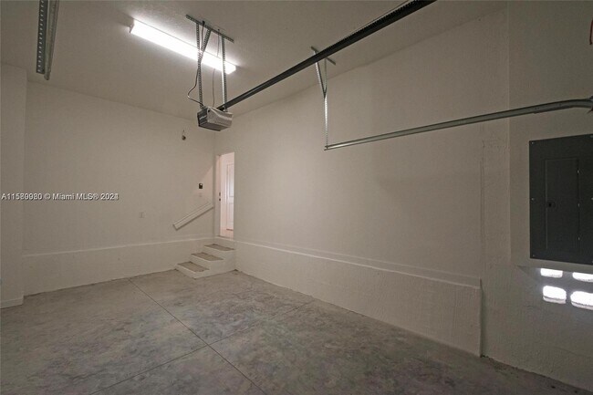 Building Photo - 766 SW 12th St