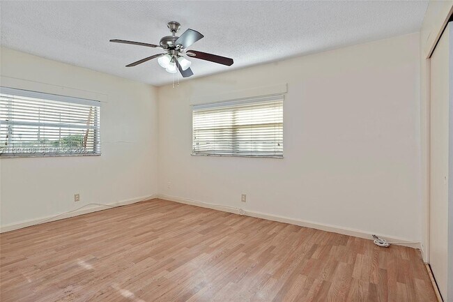 Building Photo - 5415 NW 27th St