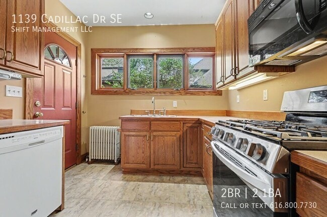 Building Photo - 1139 Cadillac Dr SE