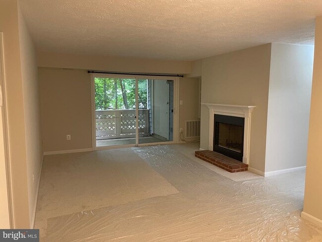 Building Photo - 7731 Willow Point Dr