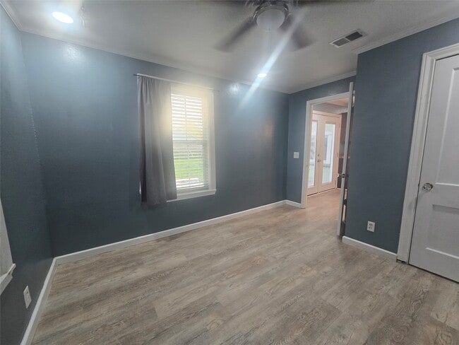 Building Photo - 1905 Oleander