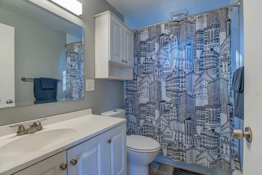 Building Photo - 28 Oregon St