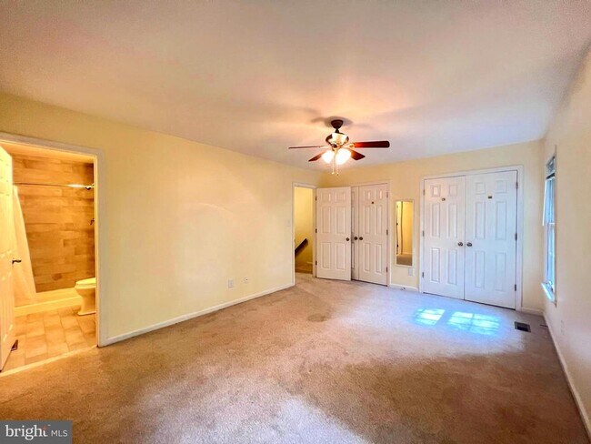 Building Photo - 1221 Kirby Cir