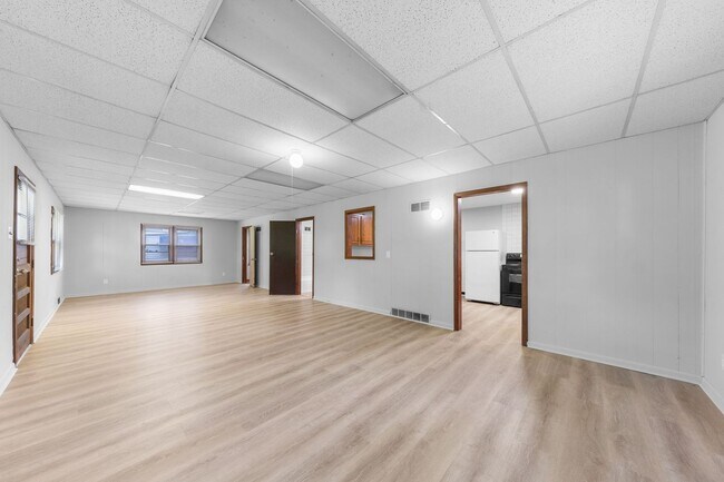 Building Photo - Cozy 3-Bedroom Home in Ferguson – $1,499/m...