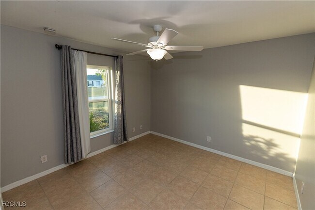 Building Photo - 3073 NW 4th Ave