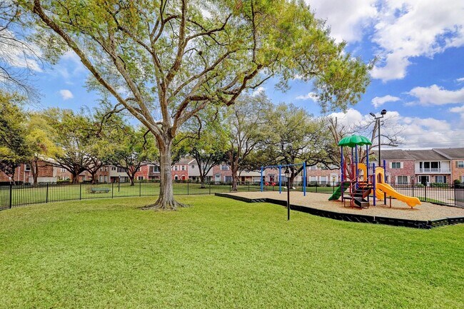 Building Photo - 2065 Winrock Blvd