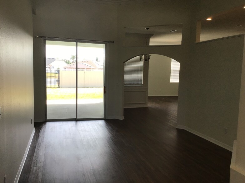 Building Photo - 428 Knight Land Ct