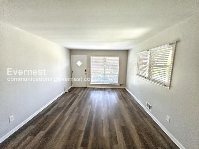 Building Photo - 1525 Matt Leonard Dr SW