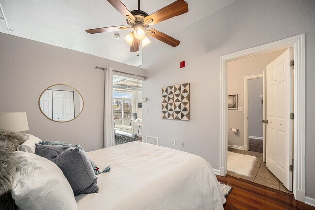 Building Photo - Urban Loft Living in the Heart of Baker W/...