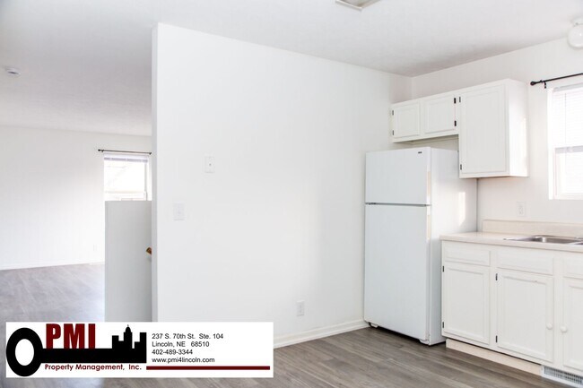 Building Photo - 2929 N 49th St