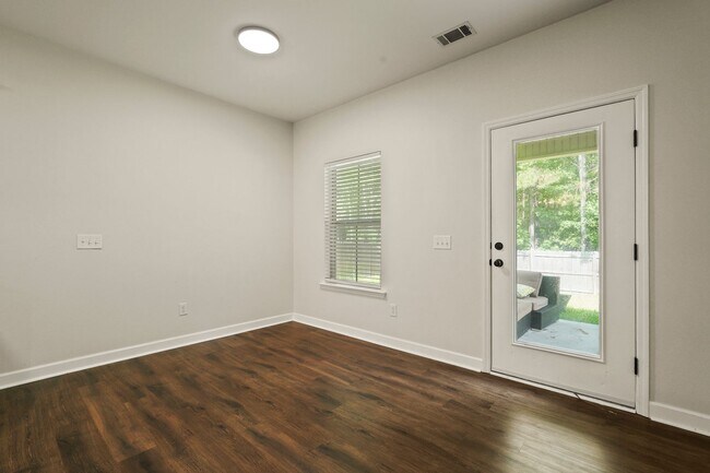 Building Photo - Spacious 4 Bedroom Home With Plenty of Space to Enjoy and Resort-style Amenities in Belmont Glen