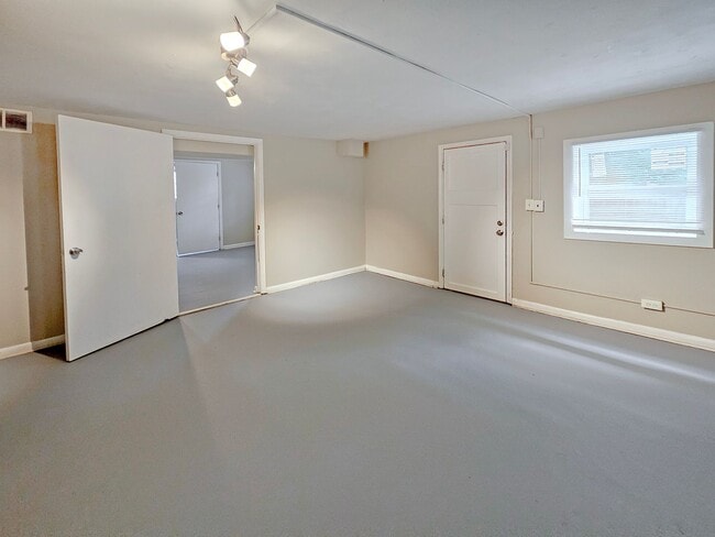 Building Photo - 4-Bedroom Ranch in the Heart of Atlanta – ...
