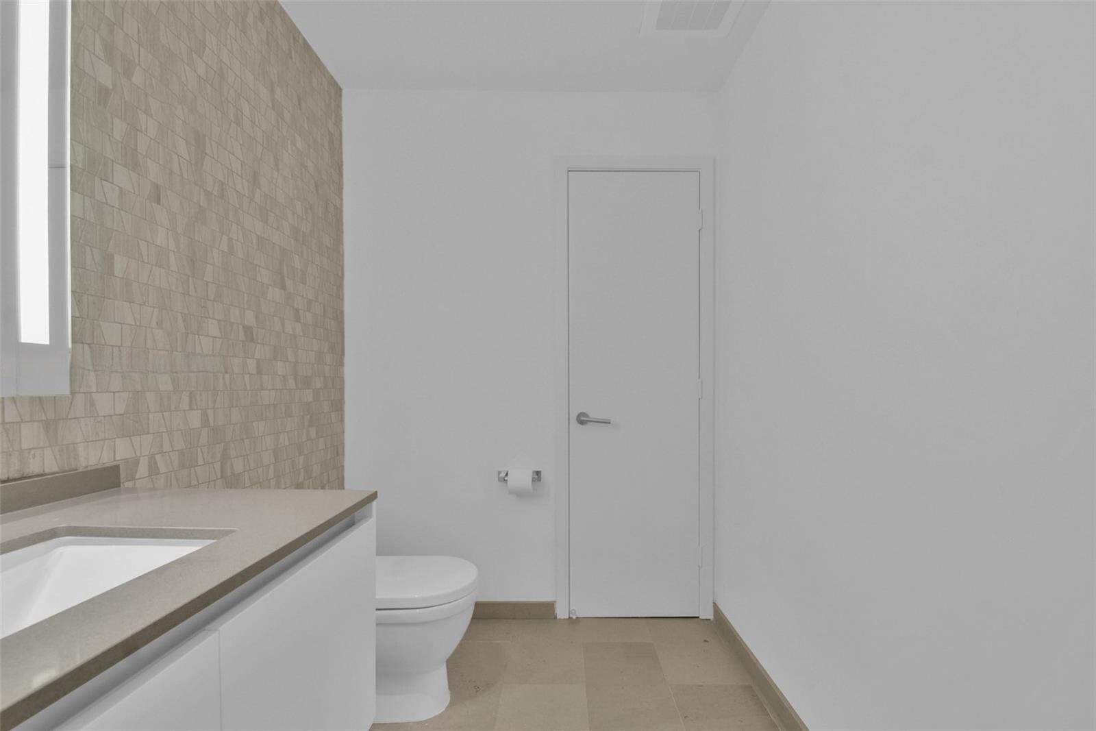 Building Photo - 88 SW 7th St