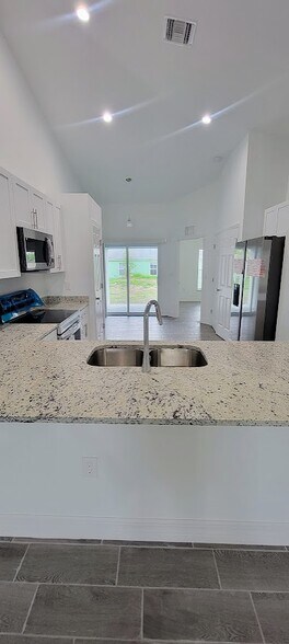 Building Photo - 4751 27th St SW